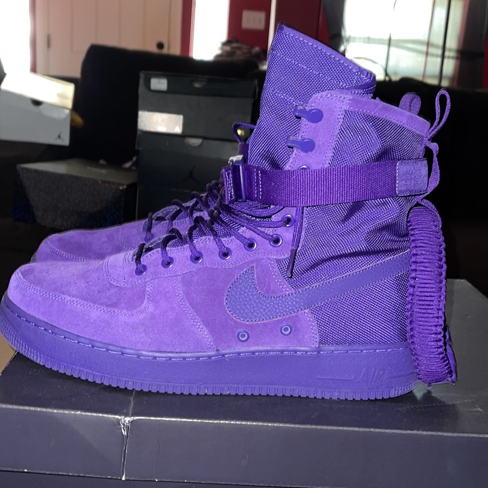 “Court purple” SF AF1 Nike size 15